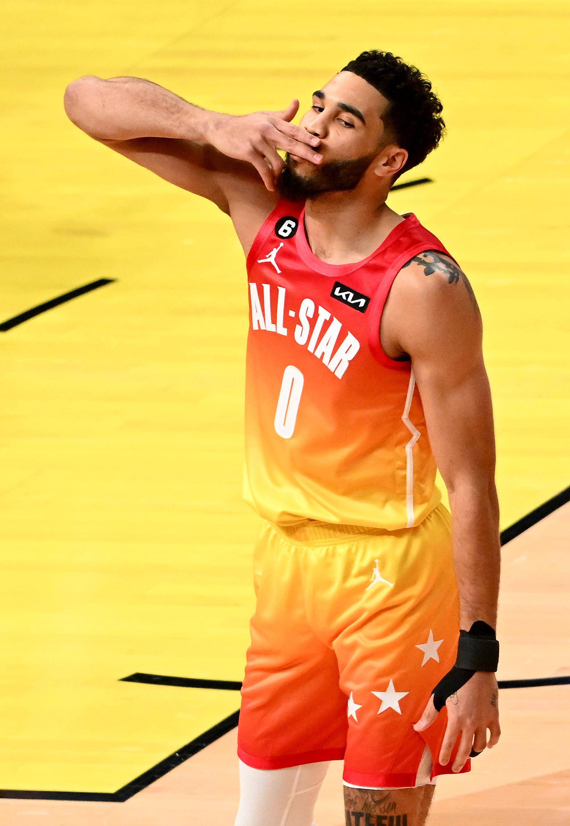 爱游戏ayx官网包含塔图姆新星锐不可当表现突出，DWG前途光明！的词条